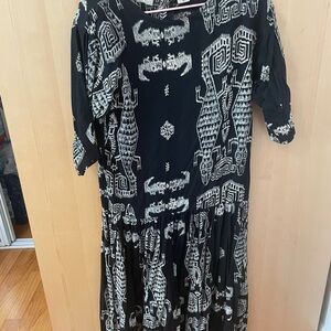 Chic Black and White Long Sleeve Dress